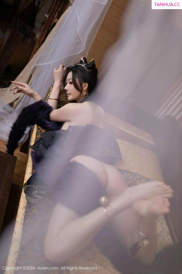 逗逗DouDou  [XiuRen]高清写真图 2024.03.14 No.8232 小逗逗 美腿性感第53张图片